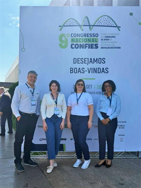 Equipe do Vitora no 9º Congresso Nacional do CONFIES, em Brasília